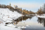 Течение зимней реки