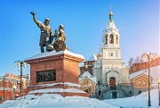 Церковь Рождества Иоанна Предтечи и памятник. г. Нижний Новгород