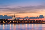 Смольный собор вечером у реки. Санкт-Петербург
