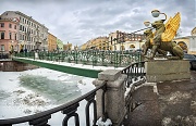 Зимний Санкт-Петербург. Банковский мост и грифоны