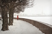 Зимний Санкт-Петербург. Снегопад в Санкт-Петербурге. Петропавловская крепость растворилась в снежной дымке