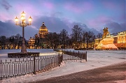 Зимний Санкт-Петербург. Исаакиевский собор и памятник Петру на рассвете