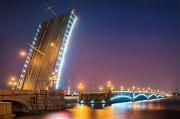 Белые ночи в Санкт-Петербурге. Троицкий мост разведен