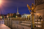 Фотографии Санкт-Петербурга. Дворцовая площадь. Двуглавые орлы