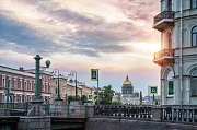 Фонари на мосту и купол Исаакия. г. Санкт-Петербург