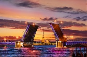Закат над Петропавловской крепостью и Дворцовый мост. г. Санкт-Петербург