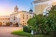 Дворец и фонарь.  г. Павловск (Санкт-Петербург)
