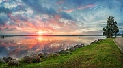 Розовый рассвет на озере Валдай. г. Валдай
