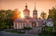 Храм Воздвижения Креста Господня в Алтуфьево на закате (г.Москва)