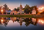 Вечерняя усадьба в Алтуфьево с отражение в озере (г.Москва)