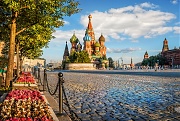 Собор Василия Блаженного и цветы на Красной Площади