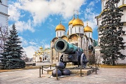 Царь-пушка и Успенский собор Кремля. г. Москва