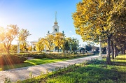 Осеннее солнце и Центральный павильон. г. Москва
