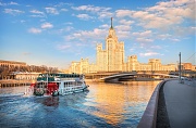 Кораблик и высотка. г. Москва
