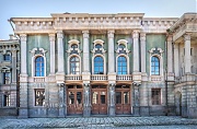 Дом с атлантами в музее Мосфильма. г. Москва
