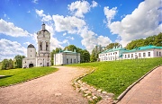 Колокольня и церковь Святого Георгия. Коломенское, г. Москва