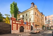 Ворота со львом на ул.Чаплыгина. г. Москва