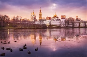 Новодевичий монастырь и розовая ночь, Москва