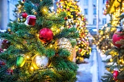Новый год и шары на елке, Москва