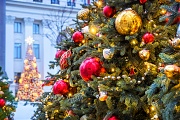 Новый год и шары на елке, Москва