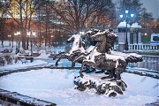 Скульптура коней в Александровском саду, Москва