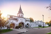 Передние ворота, Измайловский парк, городок Баумана, Москва